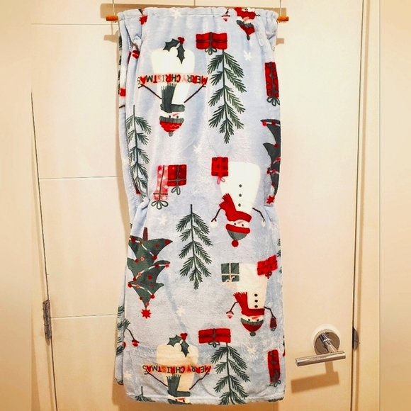 NEW Blue Snowman Merry Christmas Soft Plush Oversized Decorative Throw Blanket - Picture 5 of 8